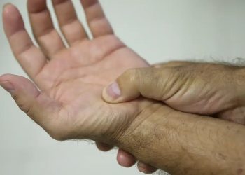 Lula sanciona lei que reconhece pessoas com fibromialgia como PcD; saiba o que muda