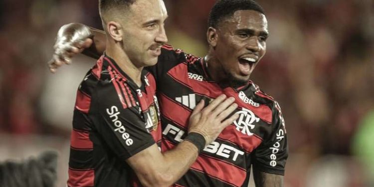 Flamengo vence Atlético-MG no Maracanã e assume liderança isolada do Brasileirão