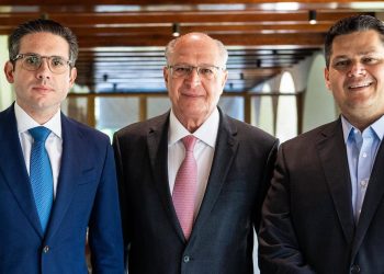 Hugo Motta, Geraldo Alckmin e Davi Alcolumbre durante reunião sobre sobretaxa anunciada pelos Estados Unidos aos produtos brasileiros (Foto: Pedro Gontijo/Senado Federal)