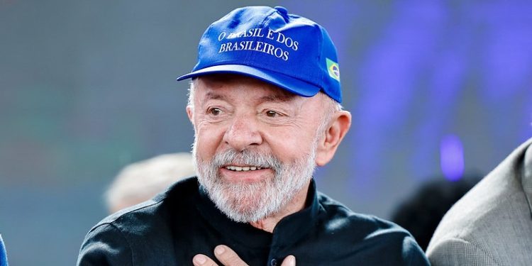 Lula reúne ministros e Banco Central para discutir resposta ao tarifaço dos EUA