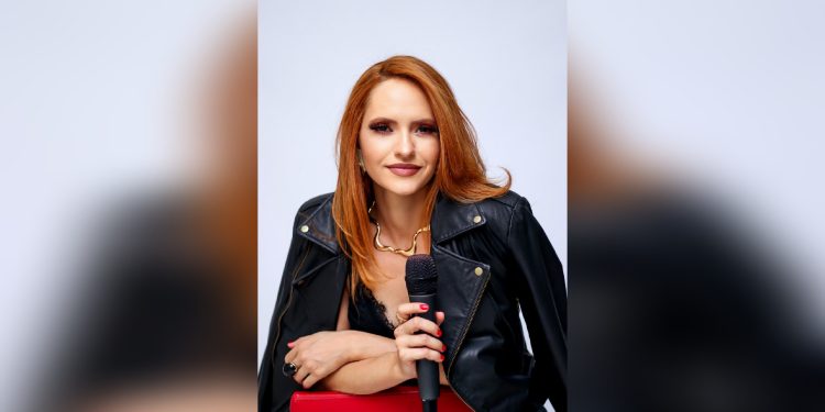 Projeto Mirante Sonoro leva show de Manu Rodrigues ao campus da UFCA