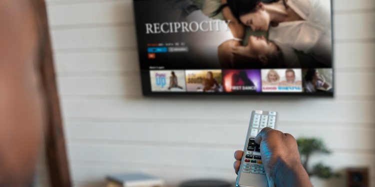 Streaming ganha espaço nos lares cearenses e desafia TV por assinatura