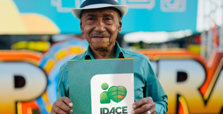 Governo do Ceará entrega mais de 800 títulos de terra a agricultores do Cariri durante a Expocrato