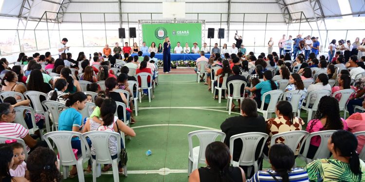 Governo do Ceará reforça apoio a famílias no Cariri: mais de 14 mil tíquetes do Vale Gás Social são distribuídos