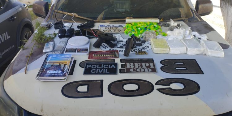 Polícia prende três homens por tráfico de drogas e posse ilegal de armas em Assaré