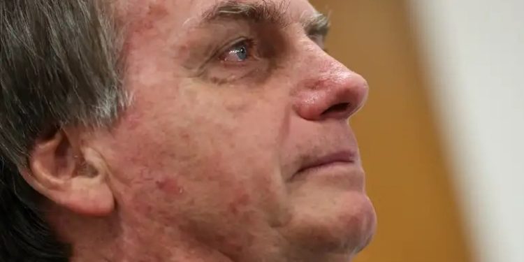 Moraes determina monitoramento integral de Bolsonaro pela polícia do DF por risco de fuga