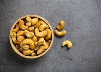 Castanha de caju será um dos produtos comprados de forma direta pelo Governo Federal (Foto: jcomp/Freepik)