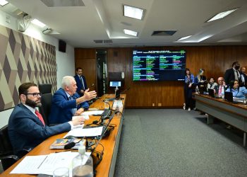 O voto impresso nas eleições brasileiras, medida já considerada inconstitucional pelo Supremo Tribunal Federal (STF) (Foto: Geraldo Magela/Agência Senado)