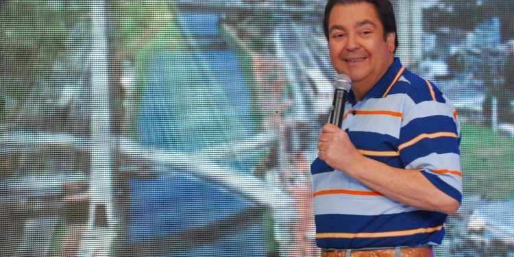 Faustão apresenta melhora após transplantes e recebe visita dos filhos no Dia dos Pais