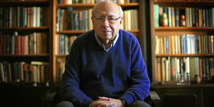 Luis Fernando Verissimo é internado em UTI com princípio de pneumonia