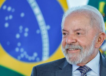 Lula voltou a ter mais aprovação que reprovação entre os que ganham até 2 salários mínimos, os de ensino fundamental, os católicos, os que têm 60 anos ou mais e os moradores do Nordeste (Foto: Ricardo Stuckert/PR)