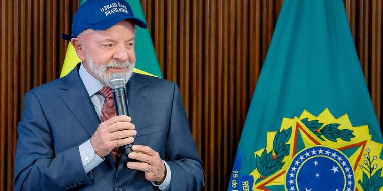 Lula reúne ministros, reforça defesa da soberania e critica Trump, Israel e Bolsonaro
