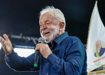 Lula discursou sobre o tema em evento no Recife, onde entregava títulos de terra no bairro periférico de Brasília Teimosa (Foto: Ricardo Stuckert/PR)