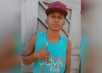 Jovem de 23 anos é morto a tiros enquanto pilotava moto no Crato