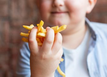 Excesso de peso entre adolescentes cresce no Ceará em dez anos e acende alerta na saúde pública