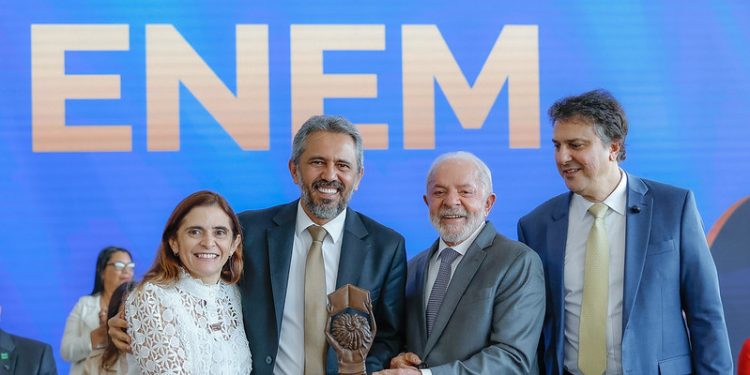 Ceará brilha e conquista sete prêmios no Oscar da educação brasileira