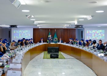 Na reunião, o presidente Luiz Inácio Lula da Silva voltou a pedir empenho dos ministros para defender o governo publicamente (Foto: Ricardo Stuckert/PR)