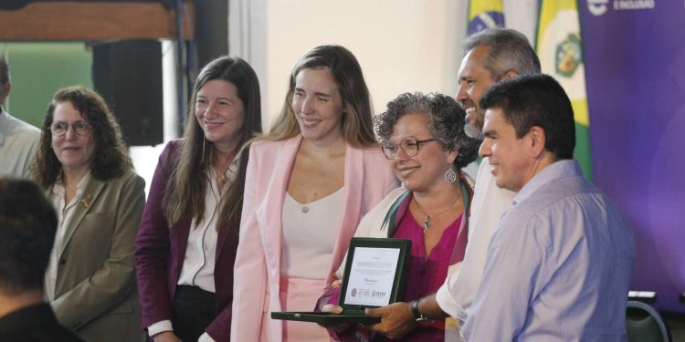 Governo do Ceará entrega Selo de Equidade de Gênero e Inclusão a organizações públicas e privadas
