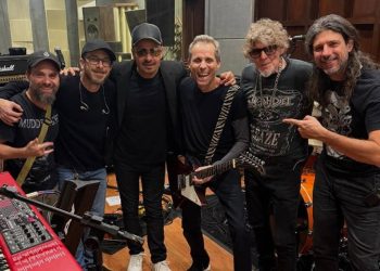 Tony Bellotto volta aos palcos após tratar câncer no pâncreas