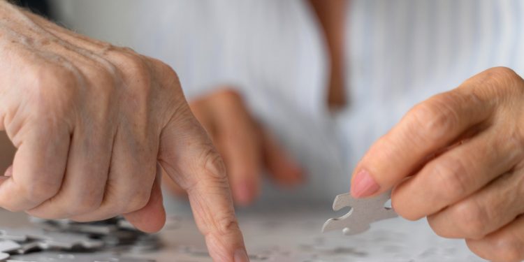 Brasil começa a aplicar medicamento inovador em pacientes com Alzheimer