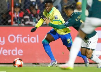 Brasil perde para a Bolívia na altitude e encerra Eliminatórias em 5º lugar