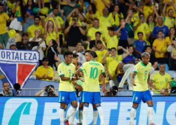 Seleção brasileira goleia Chile no Maracanã e encerra campanha em casa nas Eliminatórias
