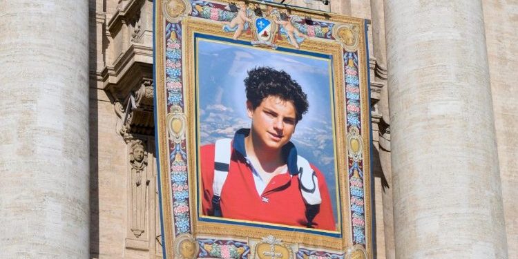 Carlo Acutis, o “influencer de Deus”, é canonizado e se torna o primeiro santo millennial