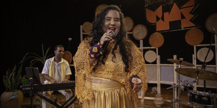 Programa No AR encerra ciclo 2025 com show de Sol Maria no Crato
