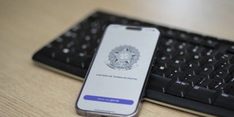 Quase 100 mil trabalhadores ainda não sacaram o Abono Salarial de 2023; saiba quem tem direito