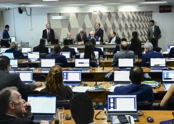 CCJ do Senado rejeita PEC da Blindagem (Foto: Geraldo Magela/Agência Senado)
