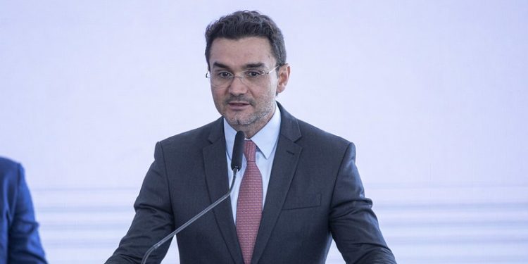 Celso Sabino oficializa saída do Ministério do Turismo após decisão do União Brasil