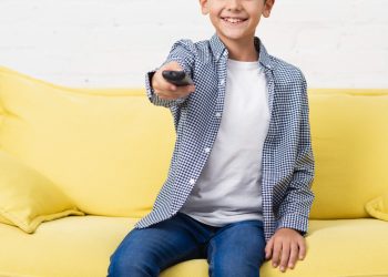 Proposta envolve exposição a projetos audiovisuais, como filmes ou série, e aplicativos digitais e plataformas de inteligência artificial (Foto: Freepik)