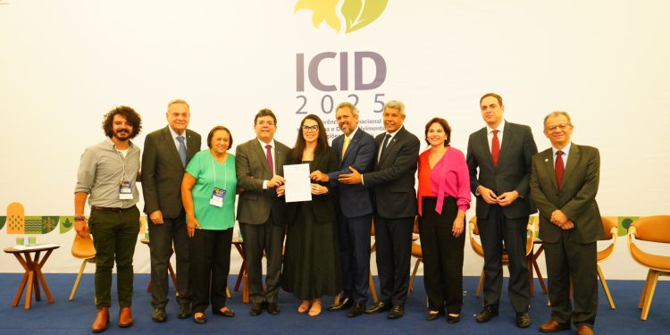 Governadores do Nordeste lançam plano de transformação ecológica e industrialização durante evento no Ceará