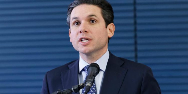 Motta sobre Lula: ‘Eleito 3 vezes, já caminhando para sua 4ª eleição’