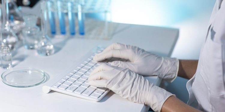 Polilaminina: proteína derivada da placenta reacende esperança em pacientes com lesão na medula