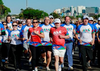 Presidente da República, Luiz Inácio Lula da Silva, durante a participação na Corrida e Caminhada MEC 95 anos, na Esplanada dos Ministérios (Foto: Ricardo Stuckert/PR)