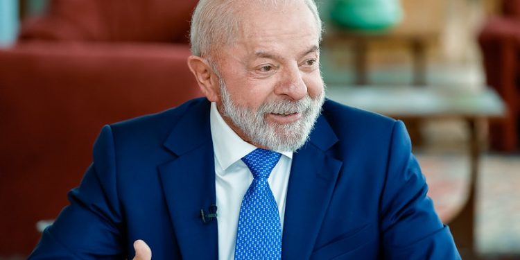 Pesquisa Ipespe mostra avanço da aprovação do governo Lula e desgaste da Câmara dos Deputados