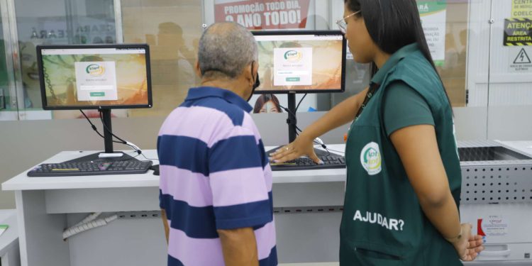 Serviço público estadual registra aumento de 149% de servidores pretos e pardos após lei de cotas raciais