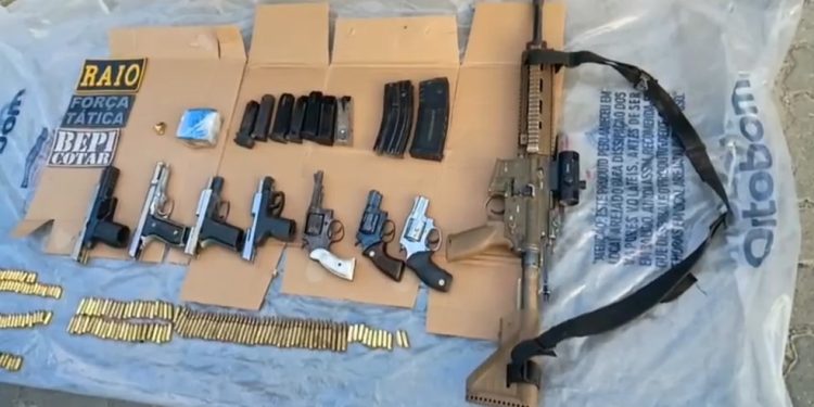 Sete suspeitos ligados ao Comando Vermelho morrem em confronto com a polícia em Canindé