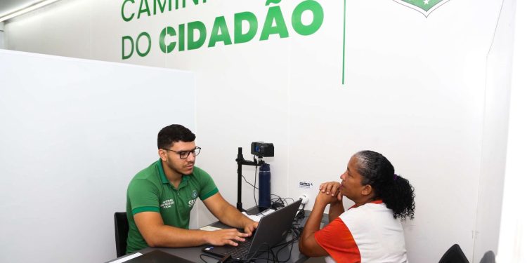 Caminhão do Cidadão leva emissão de documentos a duas cidades do Cariri nesta semana
