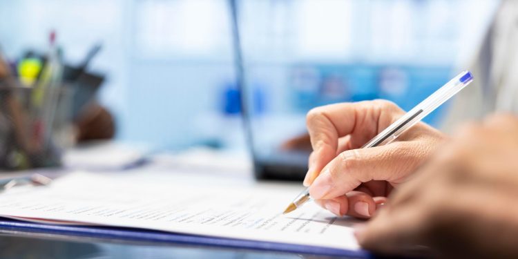 Cidades do Ceará abrem concursos públicos com oportunidades para nível médio e superior