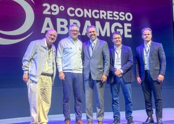 Governo do Ceará firma acordo para que pacientes do SUS também sejam atendidos no setor privado