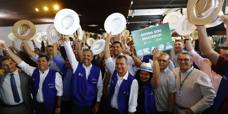 Ceará reforça atendimento ao campo com posse de 110 novos técnicos da Ematerce