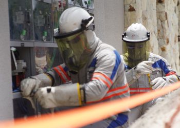 Dois homens são presos por furto de energia elétrica no bairro Cacimbas, em Crato