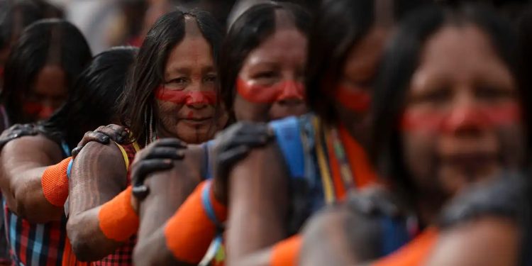 Brasil reconhece 391 etnias e 295 línguas indígenas, aponta Censo 2022