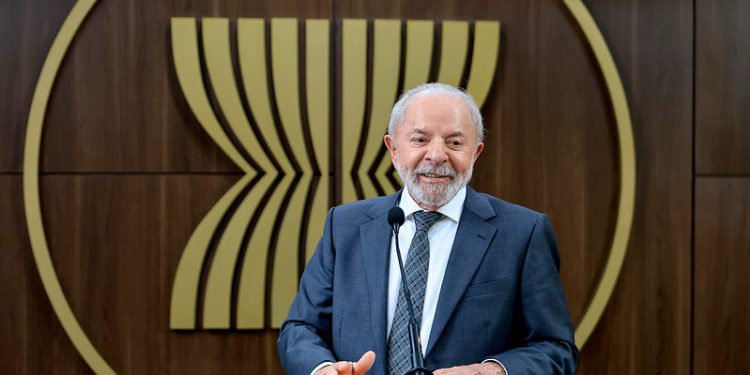 Lula amplia vantagem e venceria todos os adversários em cenários de segundo turno em 2026, mostra pesquisa AtlasIntel
