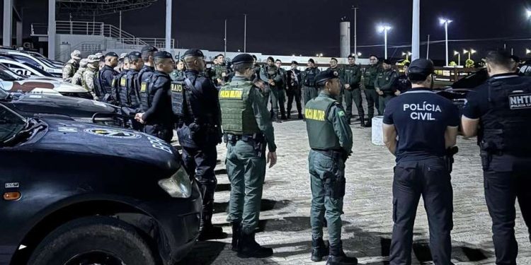 Operação contra o tráfico cumpre 80 mandados de busca e apreensão e captura 16 pessoas no Cariri