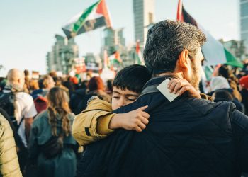 Depois do último tiro – Por Mirta Lourenço