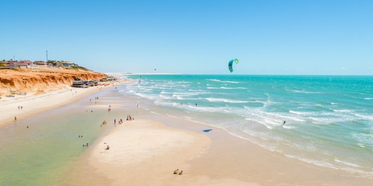 Ceará mantém liderança no turismo do Nordeste e supera média nacional, aponta IBGE