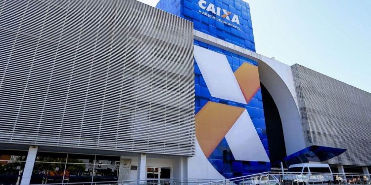 Salários de até R$ 14,9 mil: Caixa abre inscrições para novo concurso público; confira edital
